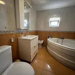 Villa 8 Oaspeti *