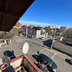 8 Oaspeti Villa *