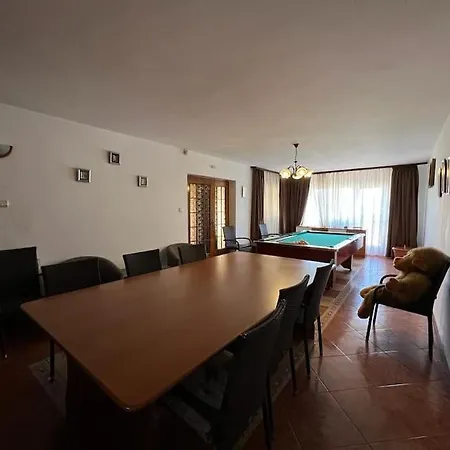 Villa 8 Oaspeti *