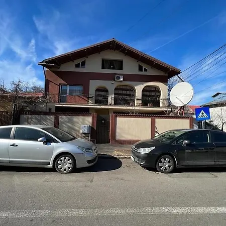 Villa 8 Oaspeti *