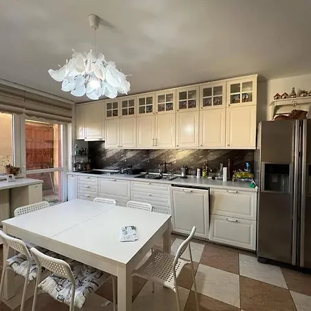 8 Oaspeti Villa *