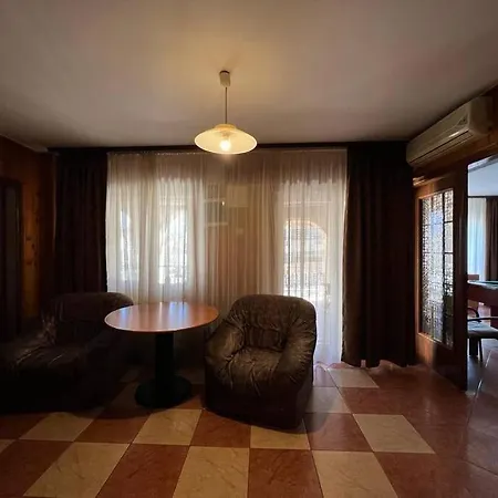 Villa 8 Oaspeti Bucarest