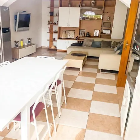 Villa 8 Oaspeti Bucharest