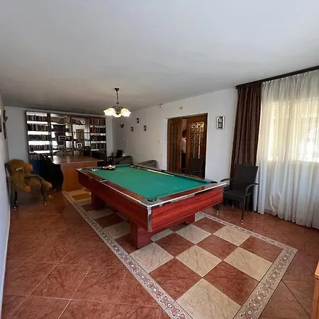 Villa 8 Oaspeti *