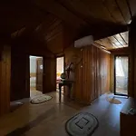 8 Oaspeti Villa