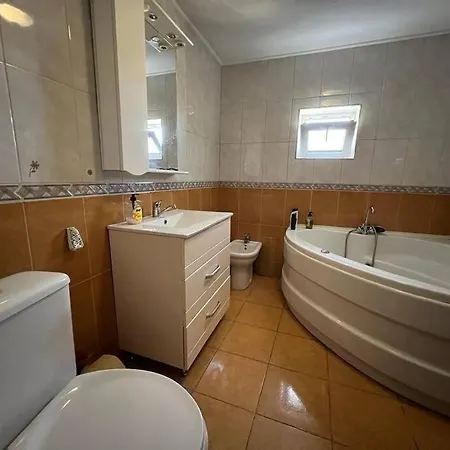 Villa 8 Oaspeti *
