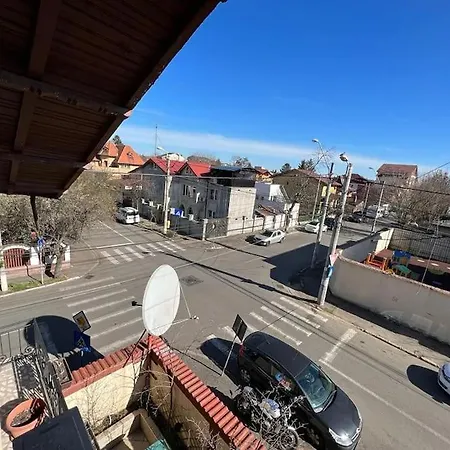 8 Oaspeti Villa *