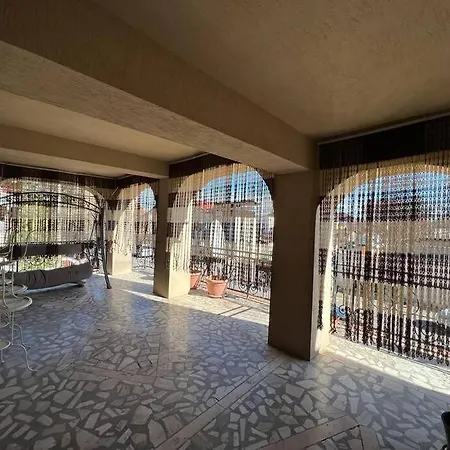 Villa 8 Oaspeti