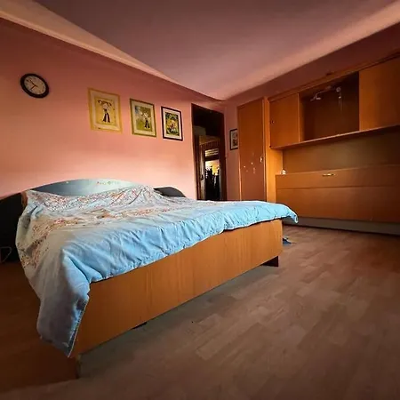 Villa 8 Oaspeti *